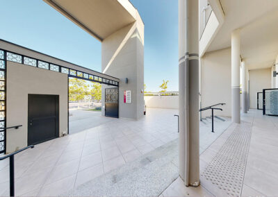 La cour de l'entre Omar